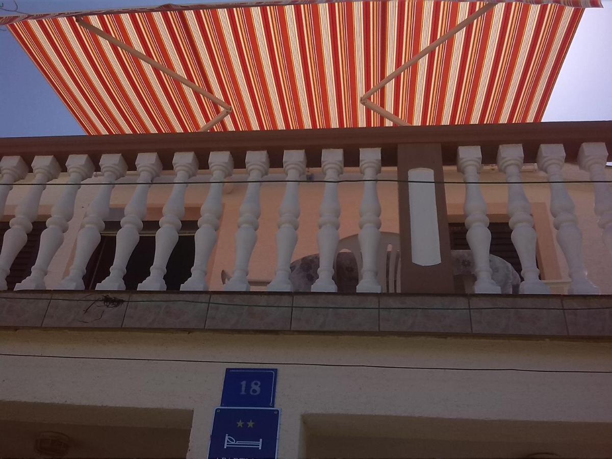 Apartman Borosa Vir Bagian luar foto
