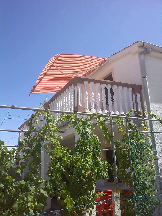 Apartman Borosa Vir Bagian luar foto