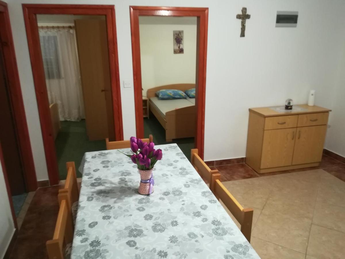 Apartman Borosa Vir Bagian luar foto